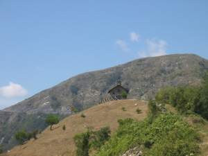 Xtrallusion photo library of independent, self-guided walking and sightseeing holidays in Italy. Pictures, images, photos and photographs taken along the way of this 1-day walking itinerary, to give you a visual impression of the day's walk.